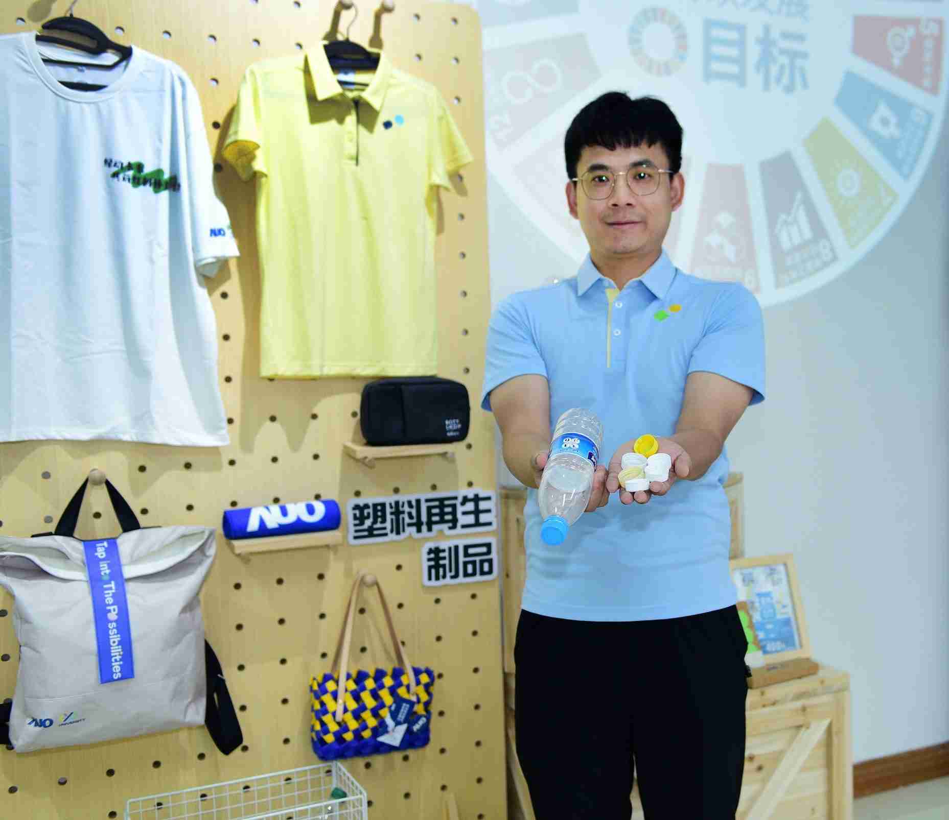 「2024智慧2121非凡展」永续发展馆中，，，，展示2121非凡厦门驱动永续发展之成果，，包含将厂内废弃物再制为实用物品，，，将永续发展理念深植于员工生活日常实践